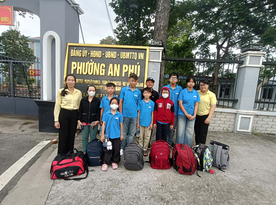 Đưa trẻ em mồ côi do Covid-19 trở lại nhập học Trường Hy Vọng (Đà Nẵng) sau kỳ nghỉ hè