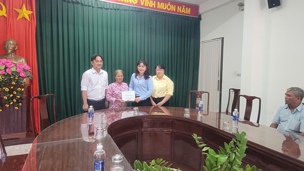 Hỗ trợ đột xuất cho trẻ em tử vong có hoàn cảnh khó khăn tại xã Phú Giáo
