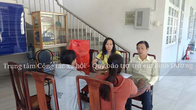 TRAO HỖ TRỢ ĐỘT XUẤT CHO TRẺ EM BỊ XÂM HẠI TÌNH DỤC VÀ TRẺ EM MẮC BỆNH HIỂM NGHÈO