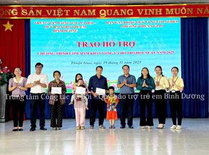 CHƯƠNG TRÌNH “ƯƠM MẦM KHÁT VỌNG” trao hỗ trợ cho 15 trẻ em có hoàn cảnh đặc biệt, khó khăn trẻ mắc bệnh hiểm nghèo, bệnh tim
